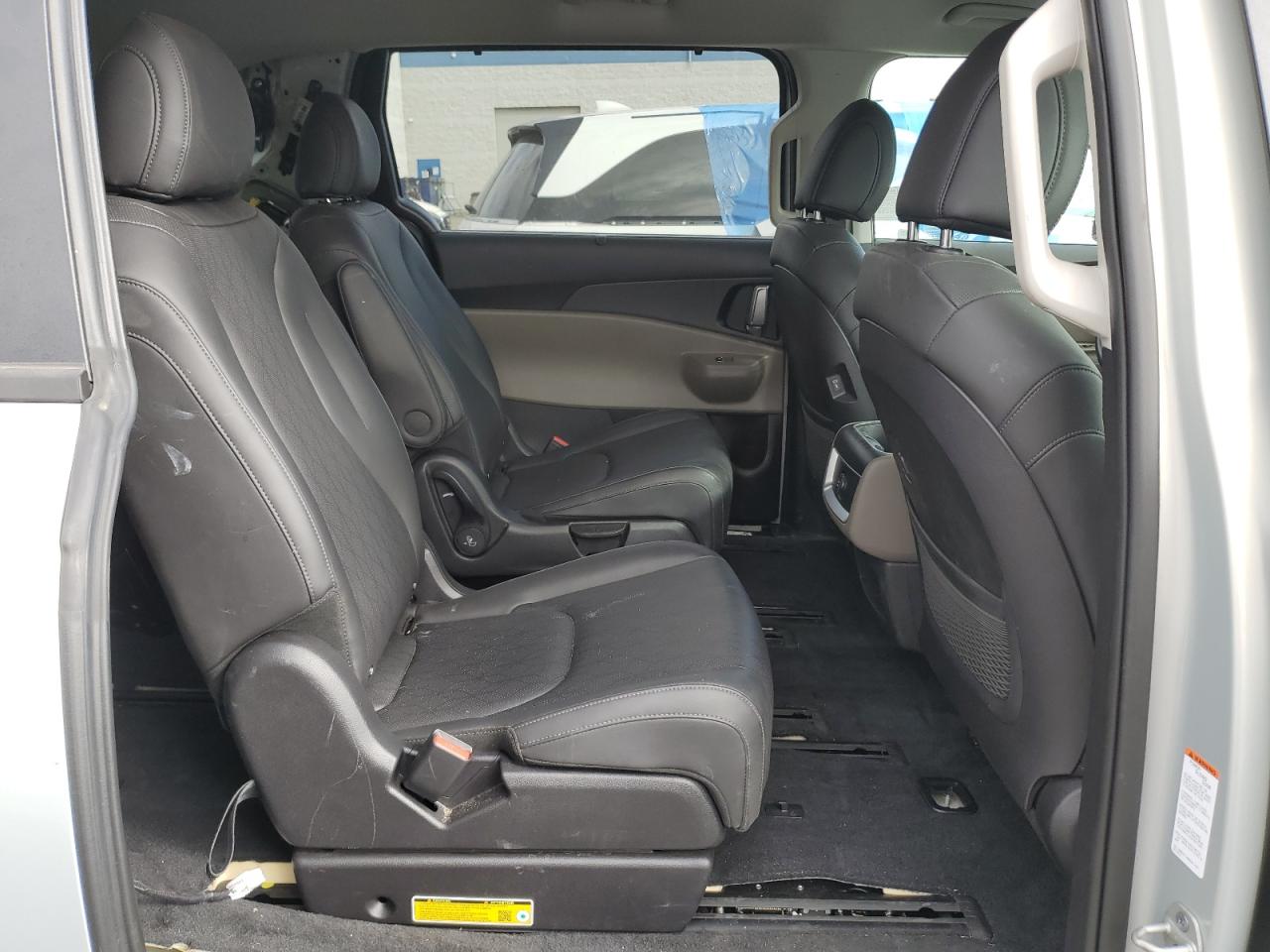 Kia Carnival Ex Image 11