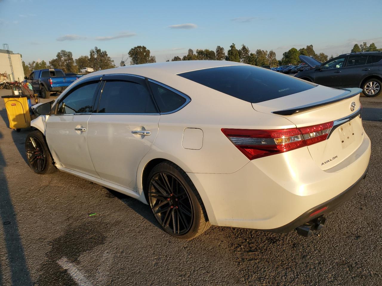 Toyota Avalon Base Image 8