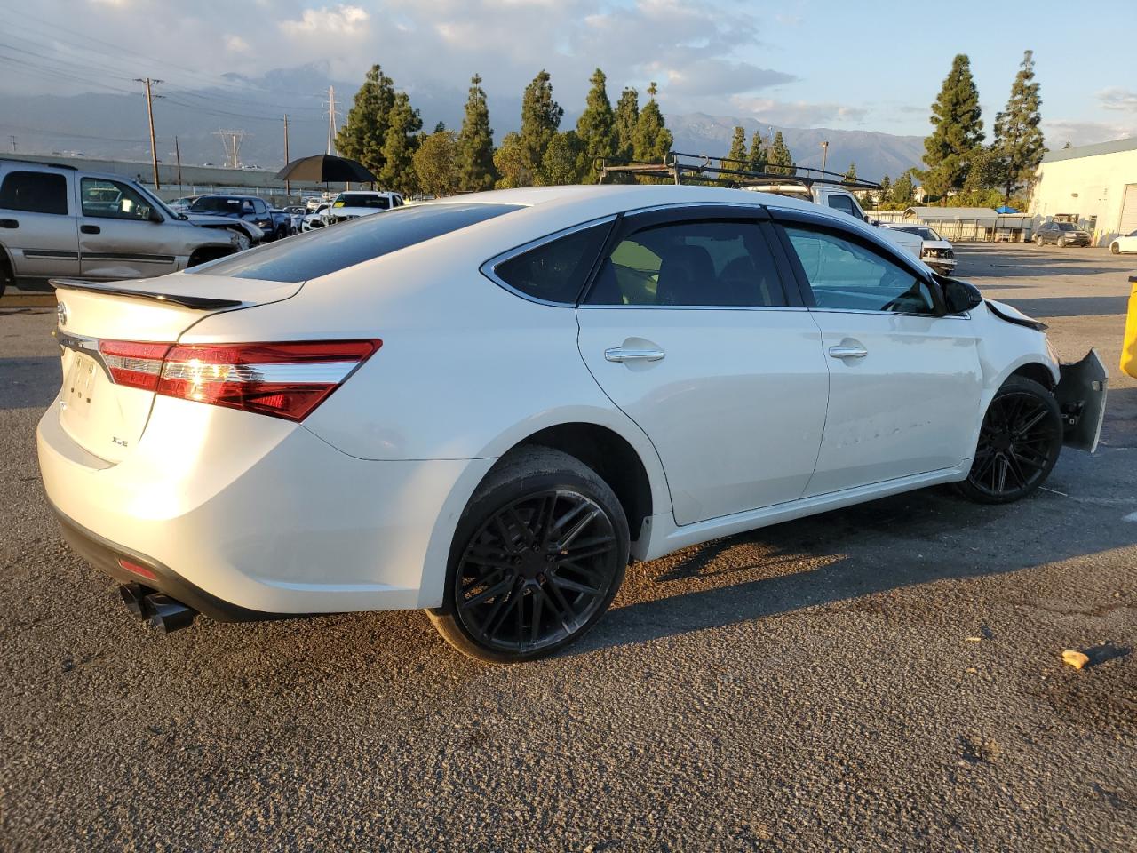 Toyota Avalon Base Image 3