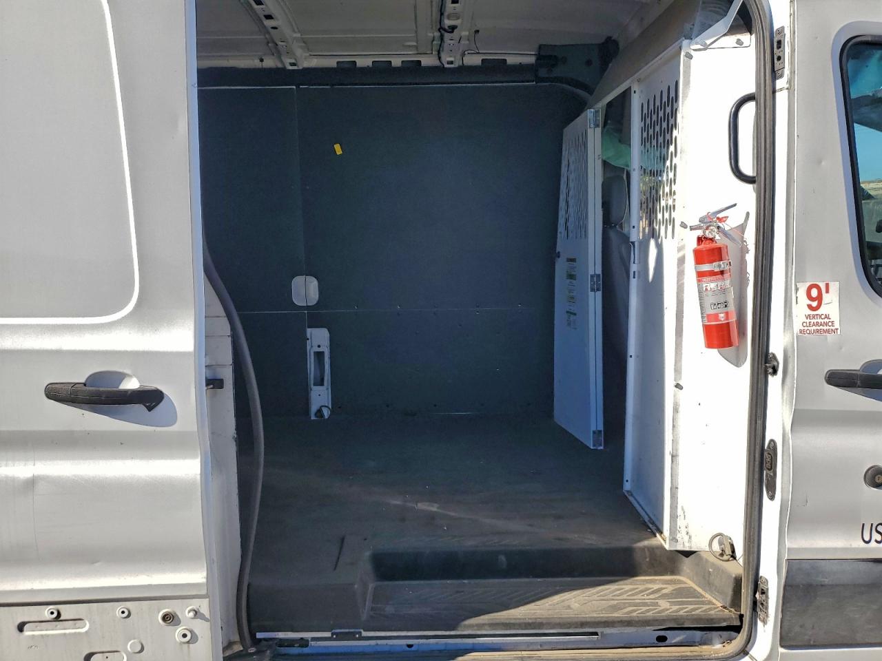 Ford Transit T-150 Image 10