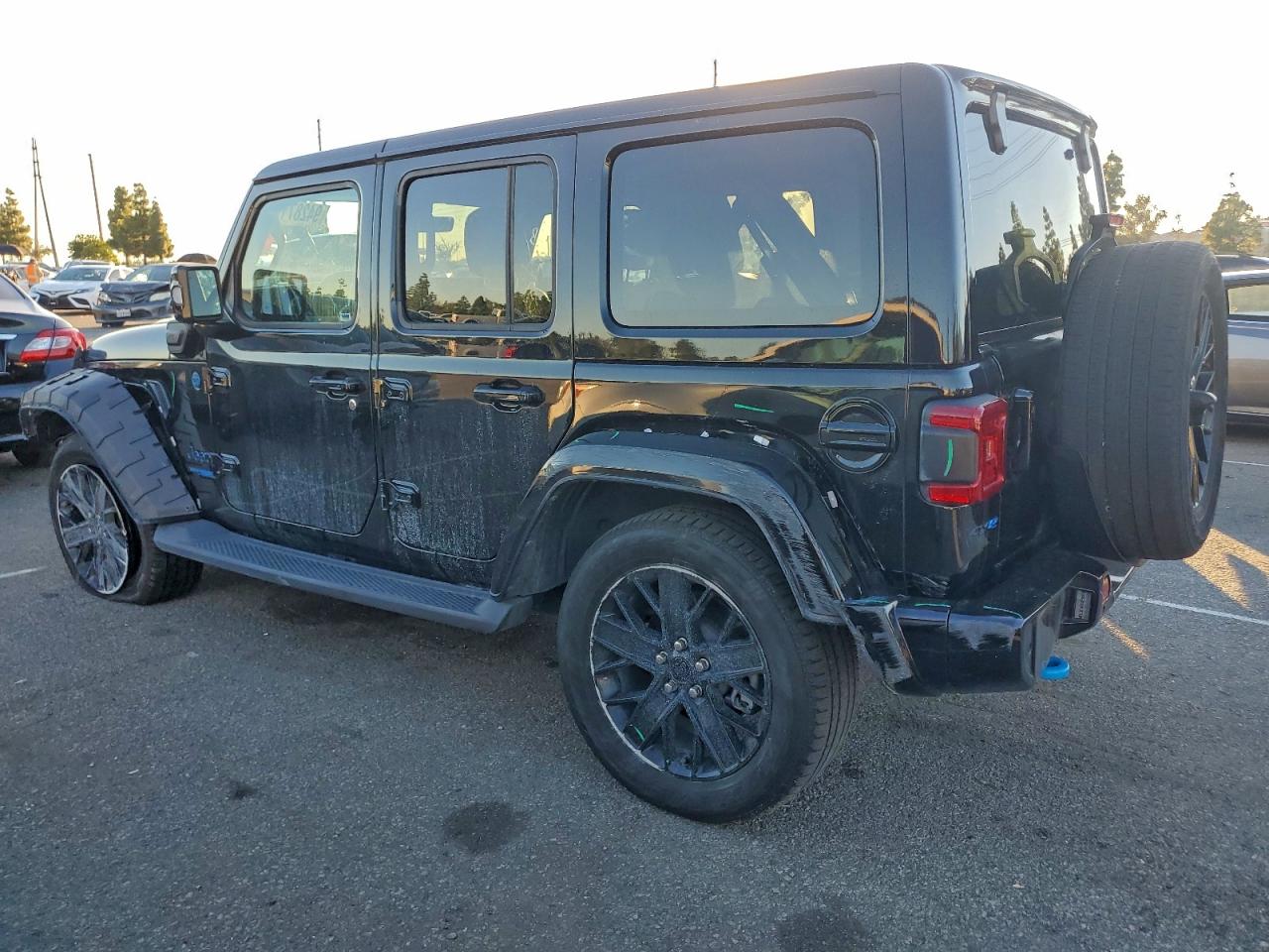 Jeep Wrangler Sahara 4xe Image 3