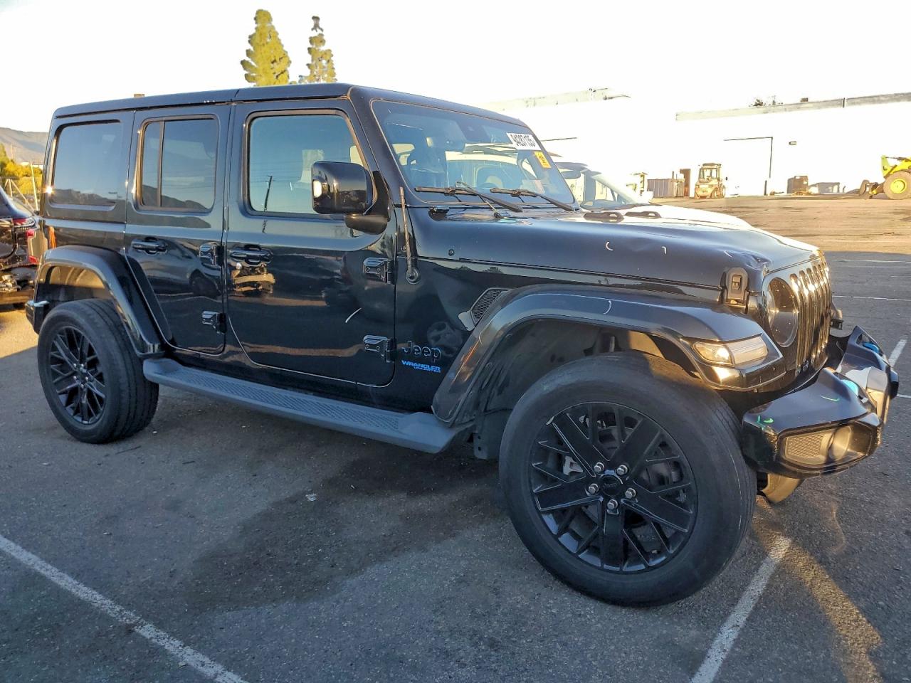 Jeep Wrangler Sahara 4xe Image 12