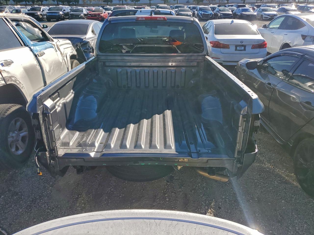 Nissan Frontier S Image 9