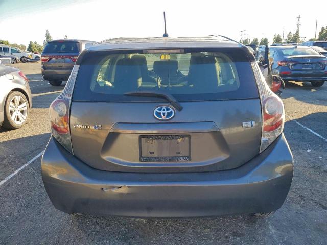 Toyota Prius Image 10