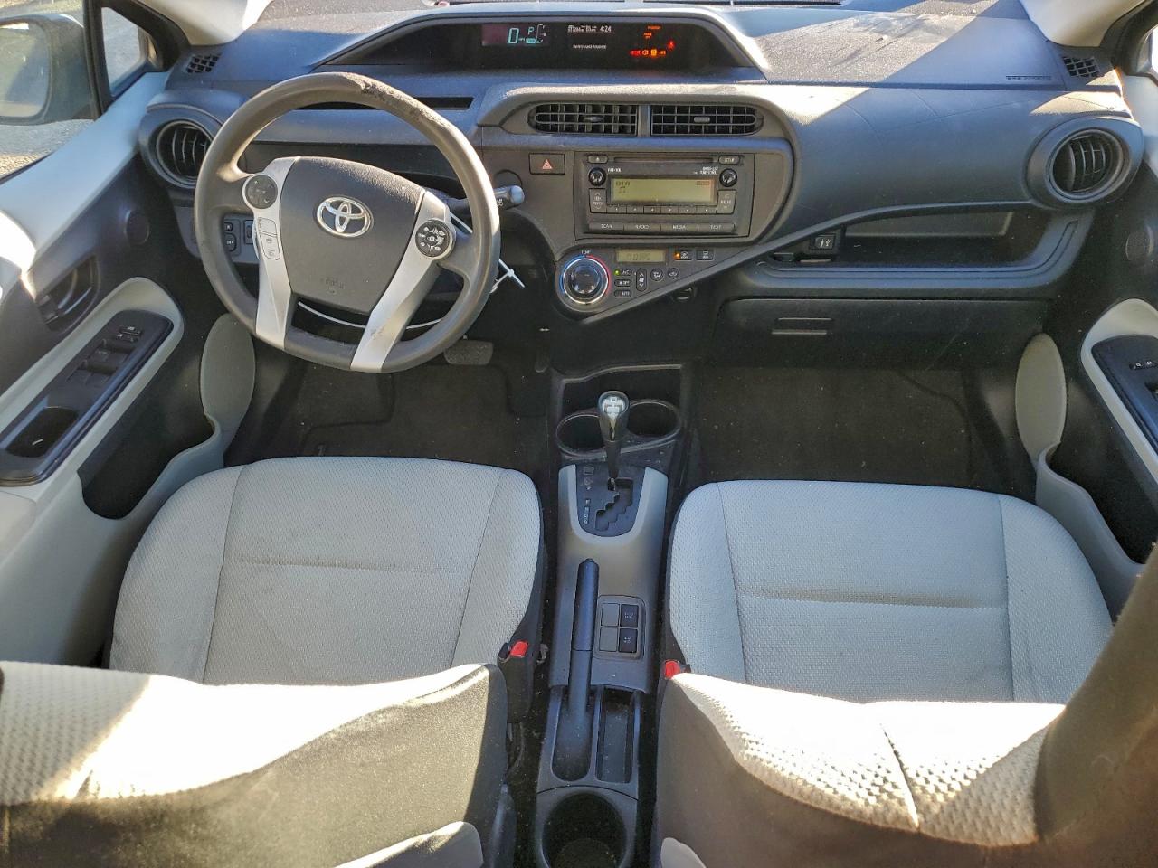 Toyota Prius Image 2