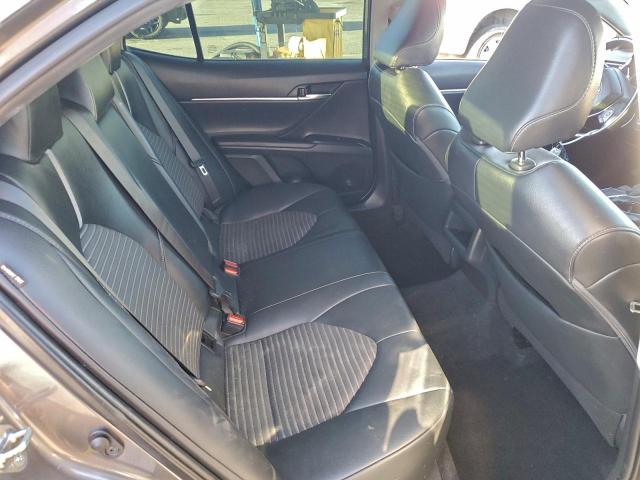 Toyota Camry L Image 8