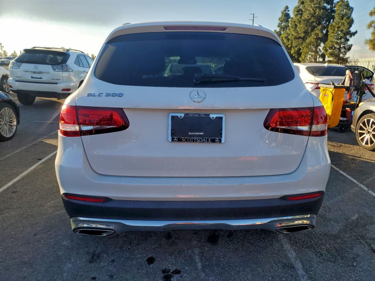 Mercedes-Benz GLC 300 Image 4