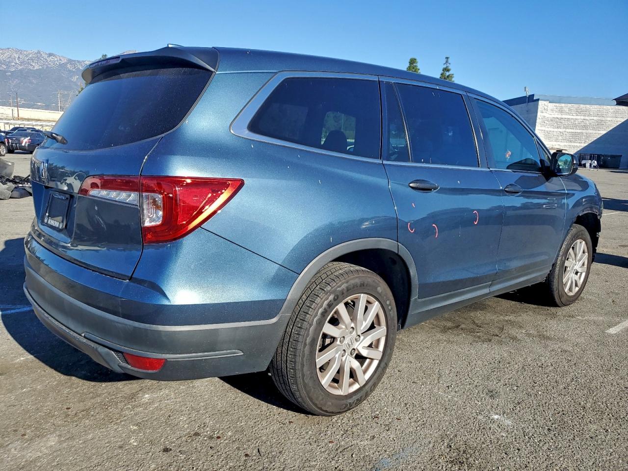 Honda Pilot Lx Image 3