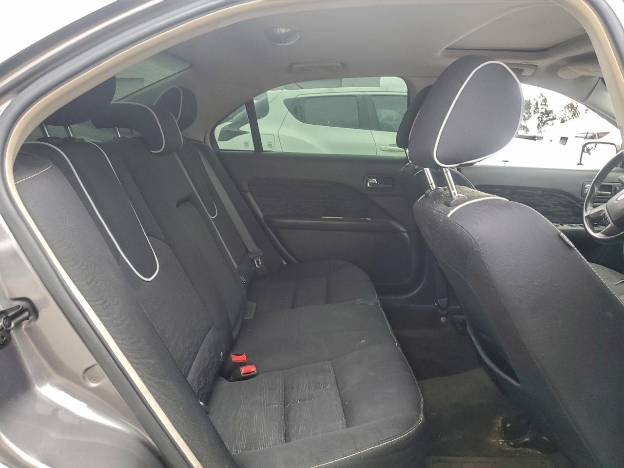 Ford Fusion Se Image 10