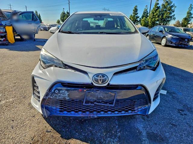 Toyota Corolla L Image 5