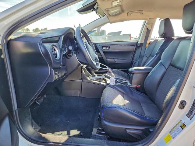 Toyota Corolla L Image 6