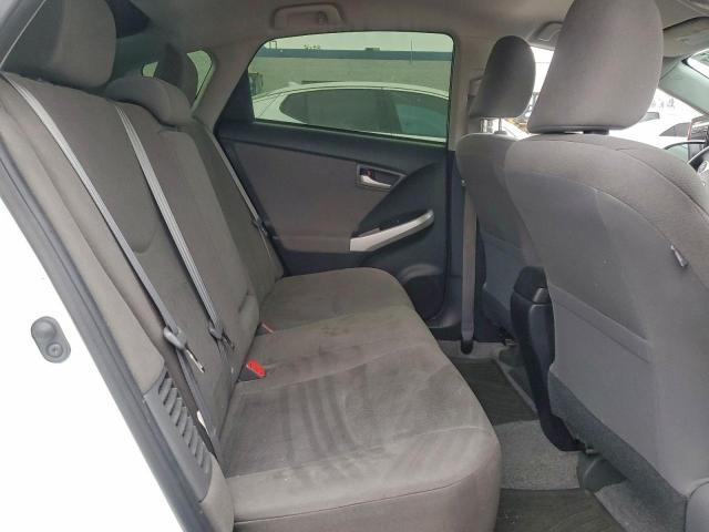 Toyota Prius Image 11