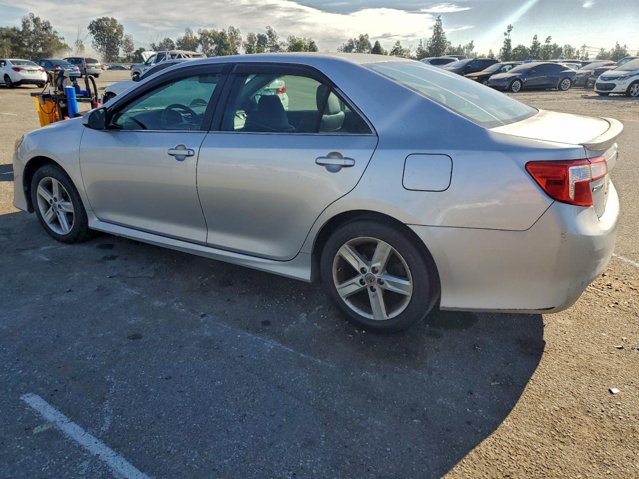 Toyota Camry Base Image 8