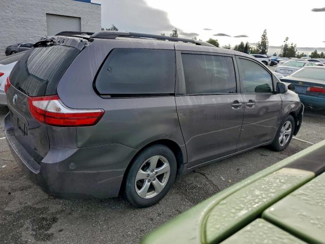 Toyota Sienna Le Image 2