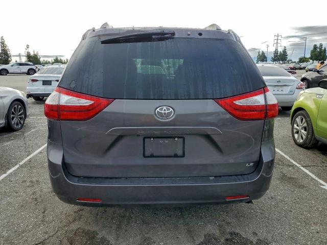 Toyota Sienna Le Image 4