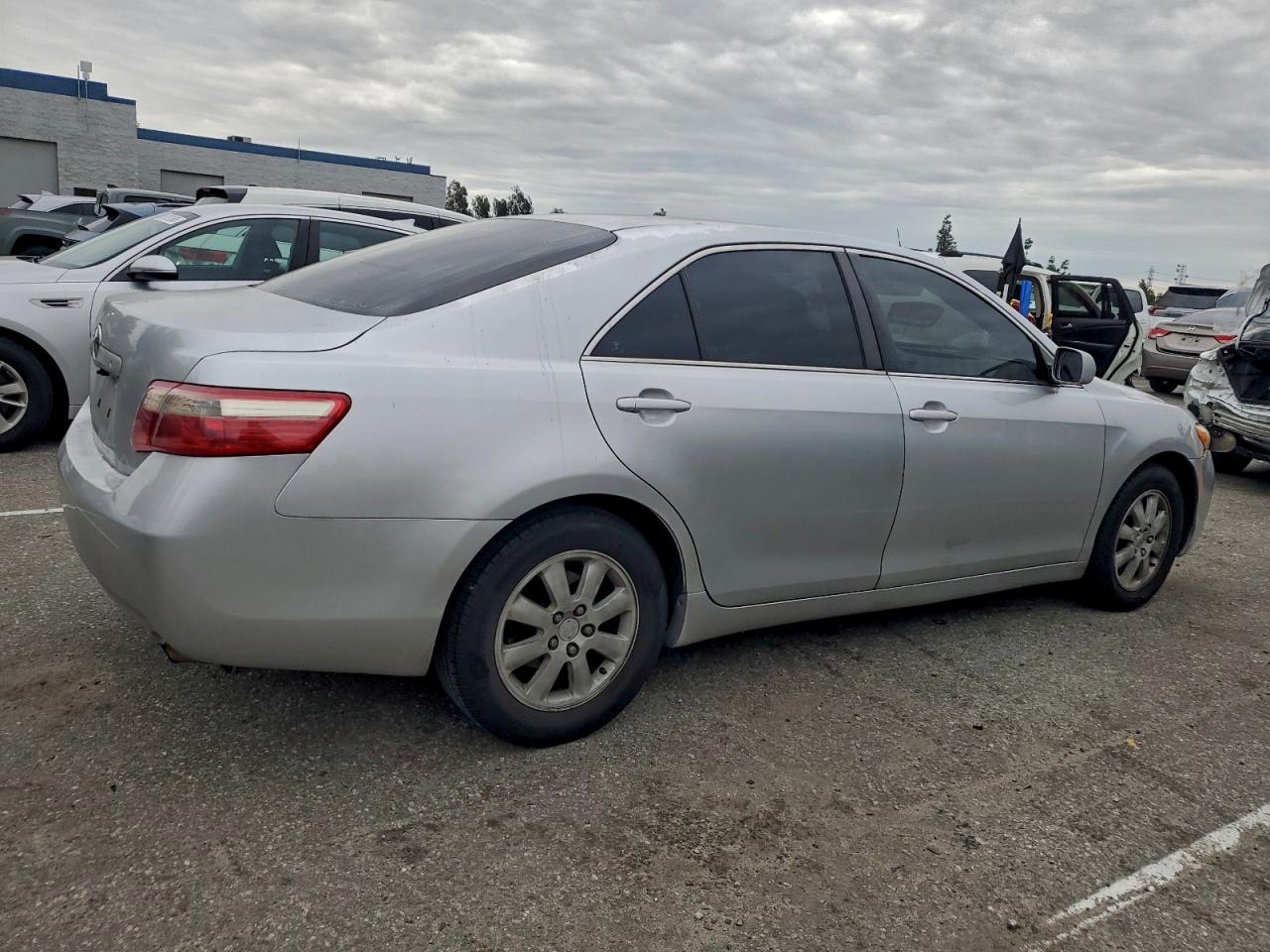 Toyota Camry Base Image 5