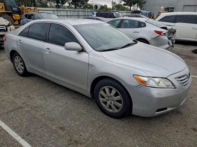 Toyota Camry Base Image 6