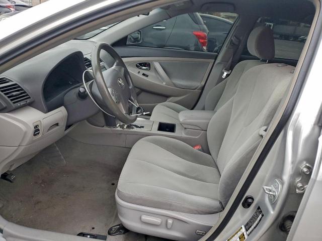 Toyota Camry Base Image 3