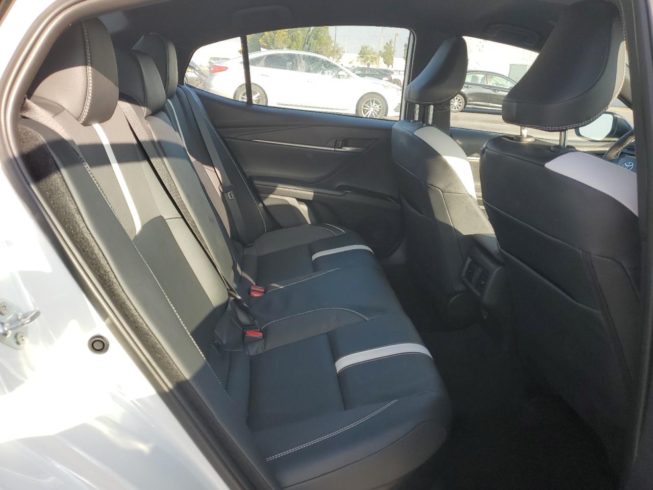 Toyota Camry Xse Image 13