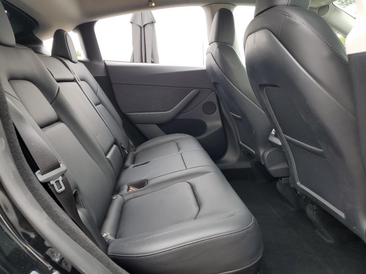 Tesla Model Y Image 9