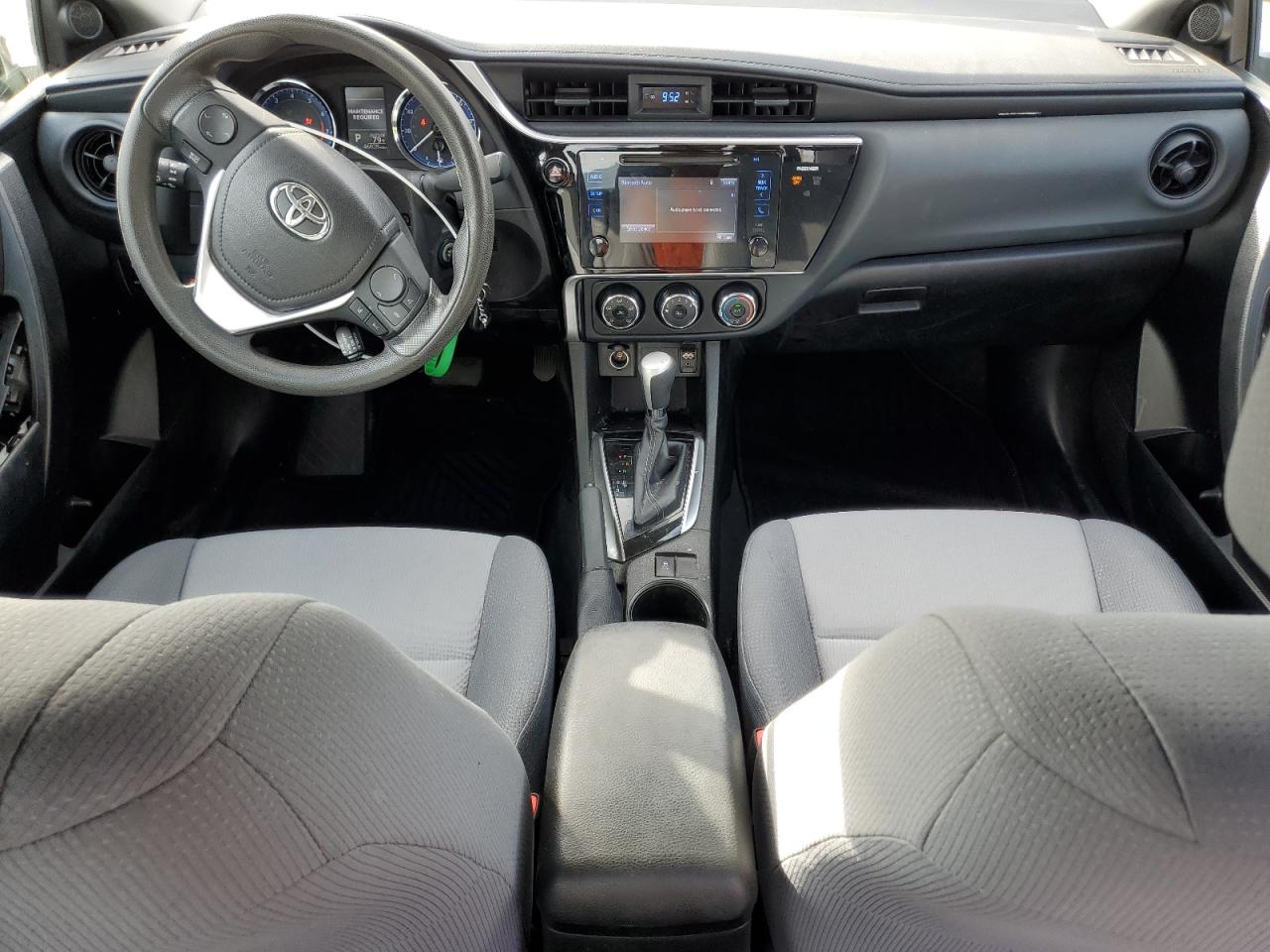 Toyota Corolla L Image 11