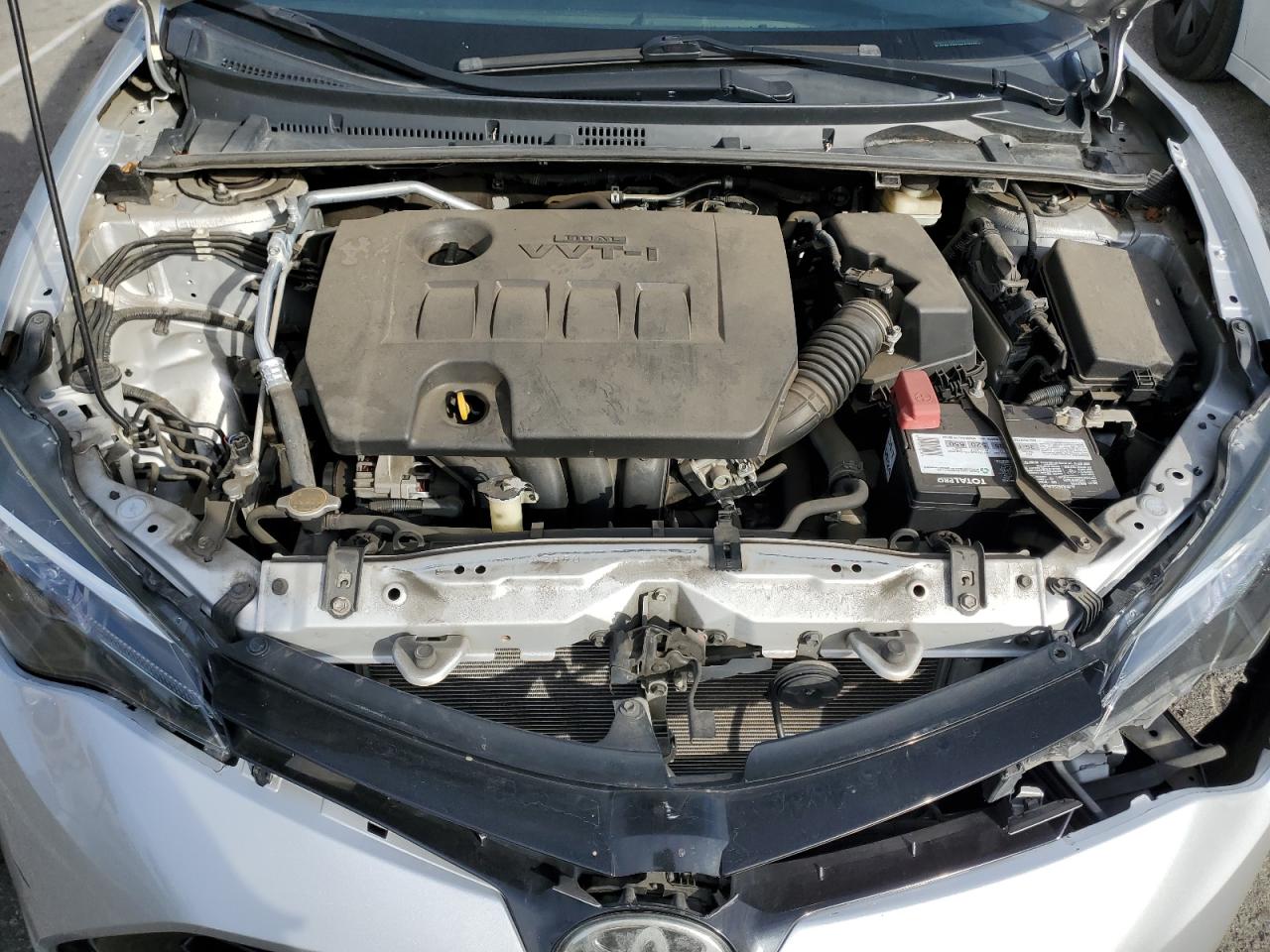 Toyota Corolla L Image 8