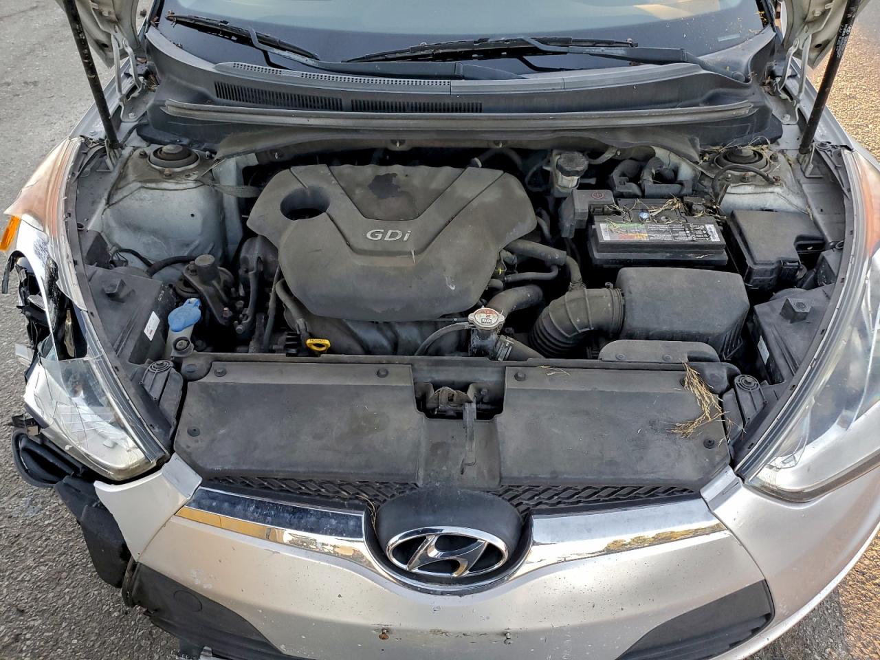 Hyundai VELOSTER Image 10