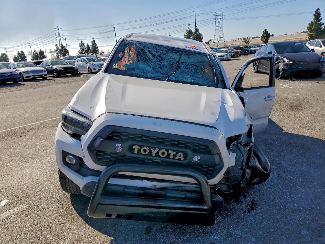 Toyota Tacoma Double Cab Image 11