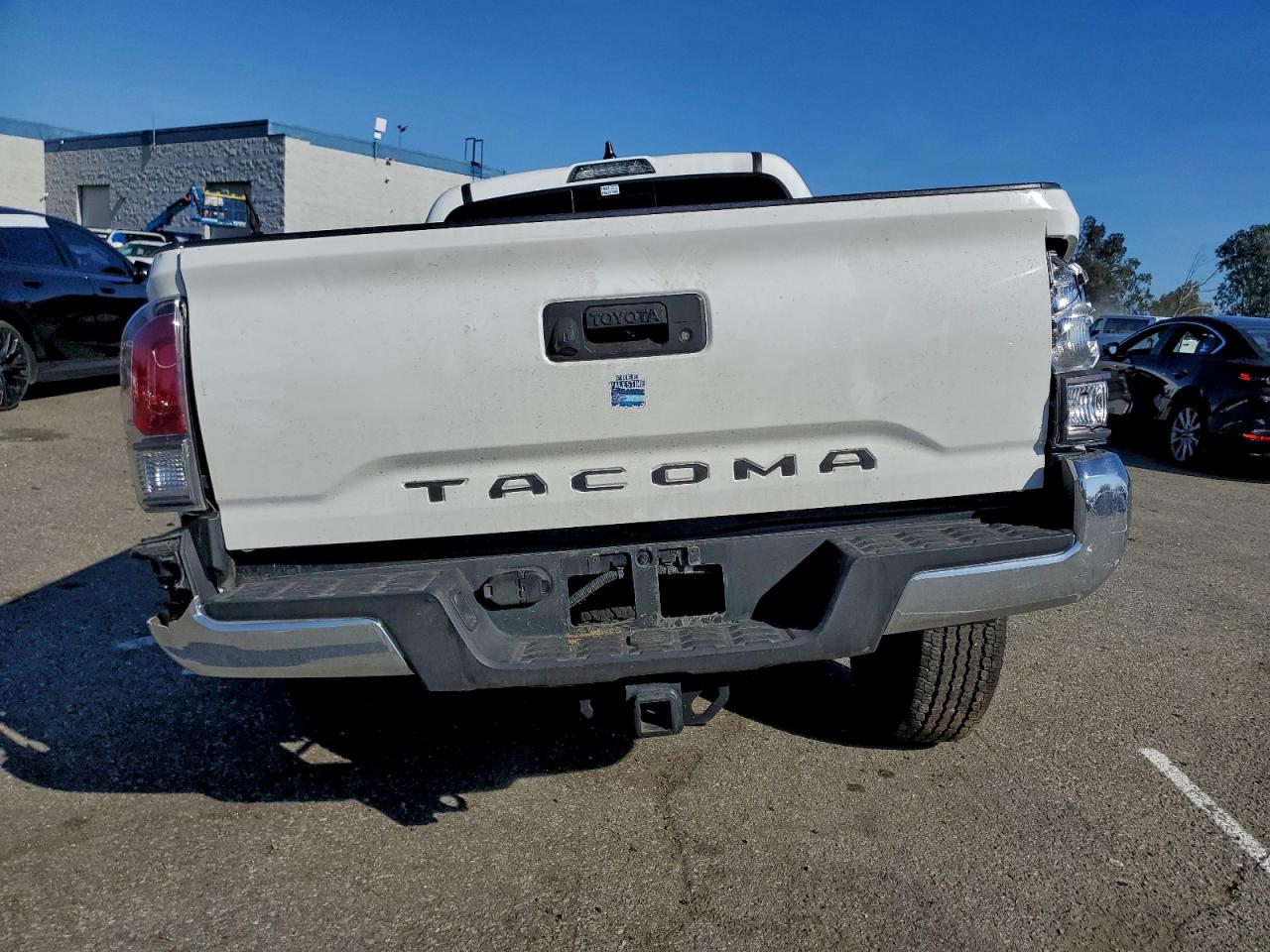 Toyota Tacoma Double Cab Image 2