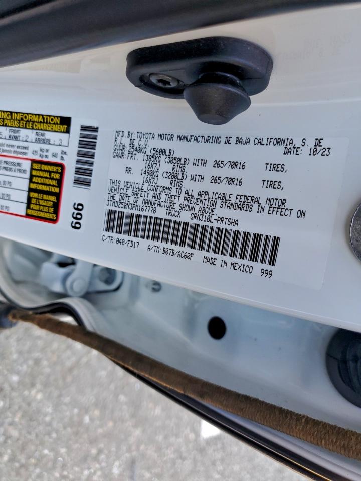 Toyota Tacoma Double Cab Image 9