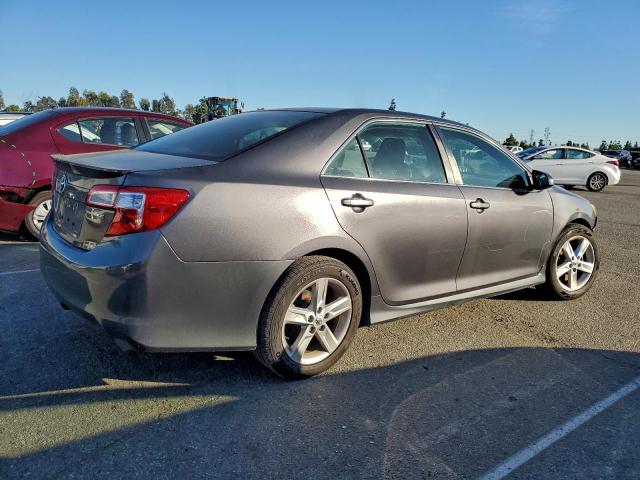 Toyota Camry L Image 11