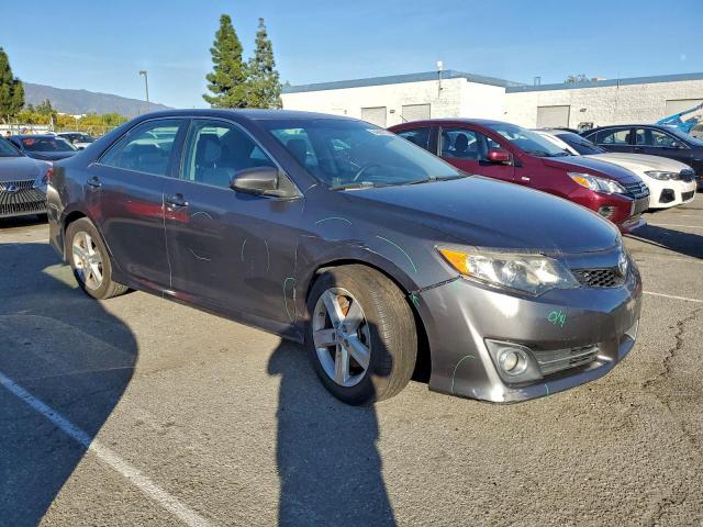 Toyota Camry L Image 2
