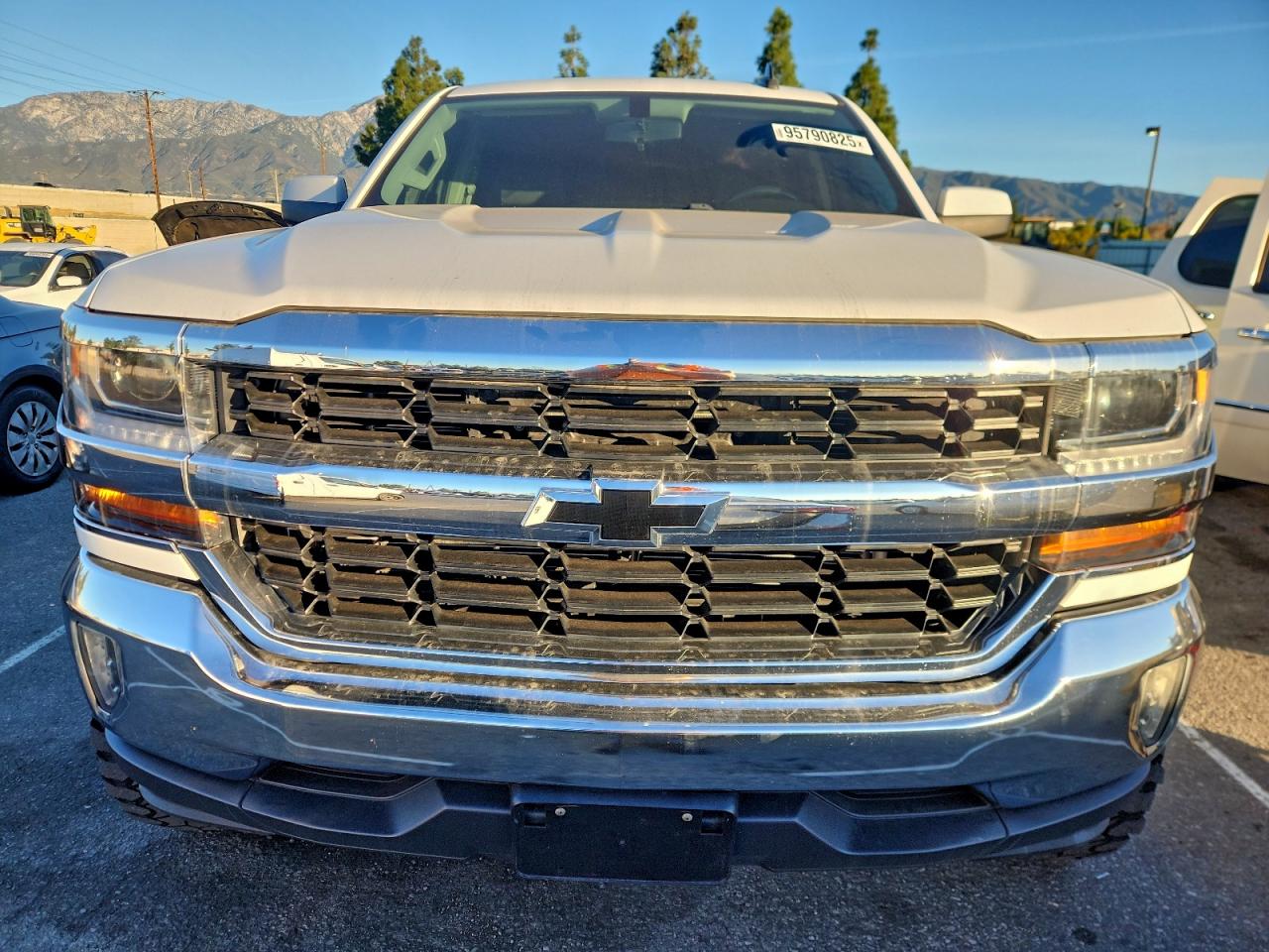 Chevrolet Silverado C1500 Lt Image 9
