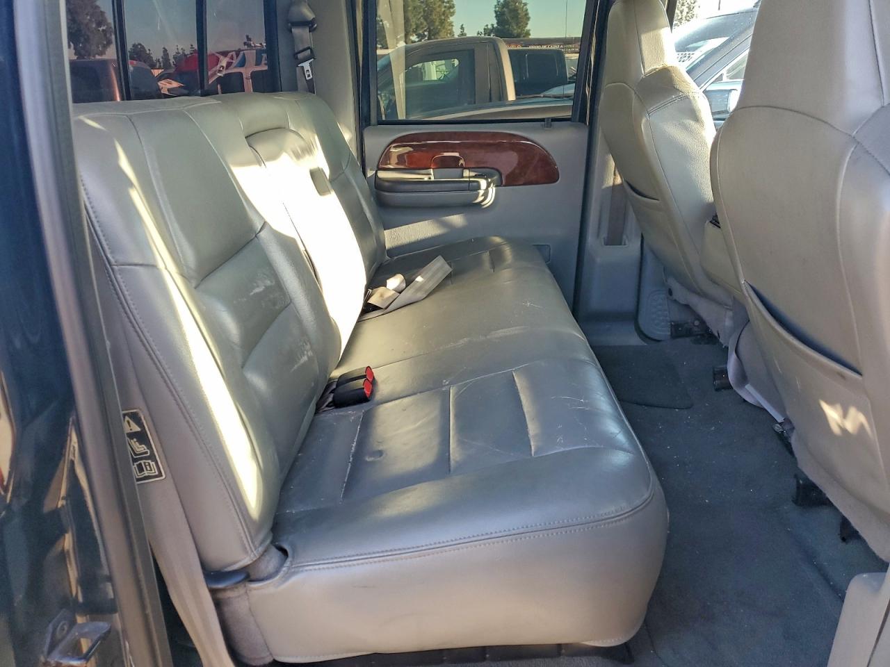 Ford F-250 Super Duty Image 12