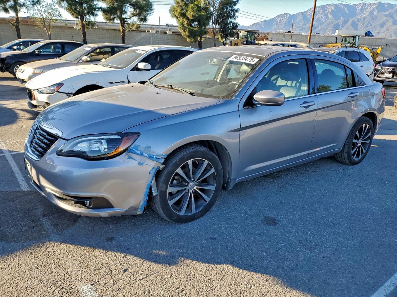 Chrysler 200 Touring Image 1