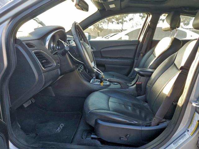 Chrysler 200 Touring Image 11