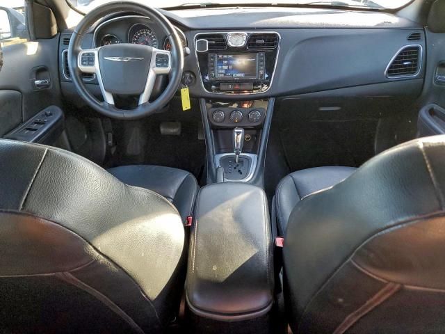 Chrysler 200 Touring Image 6