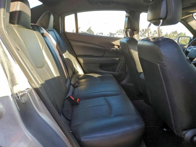 Chrysler 200 Touring Image 5