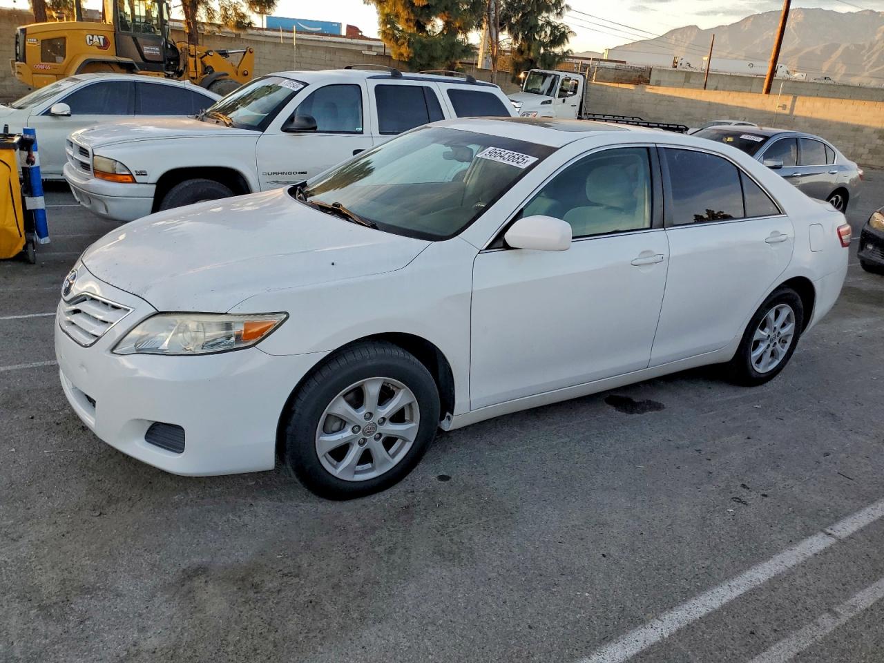 Toyota Camry Se Image 1