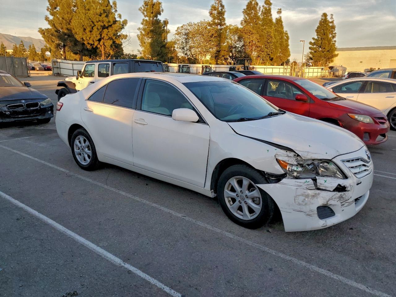 Toyota Camry Se Image 7