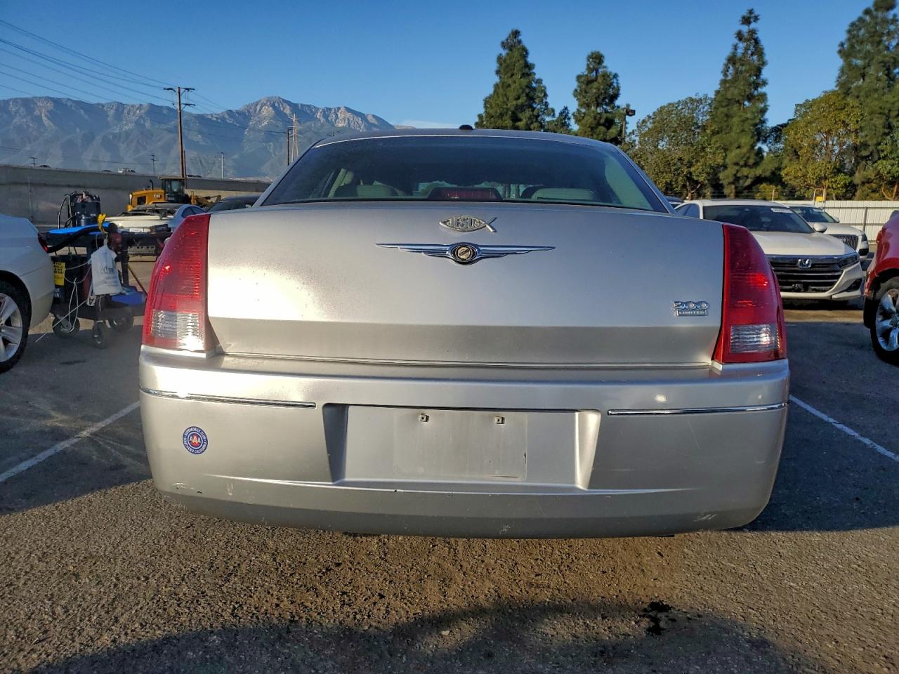 Chrysler 300 Touring Image 9
