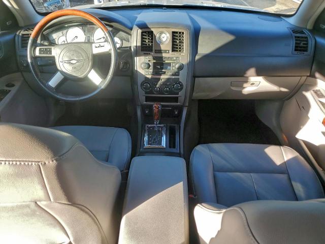 Chrysler 300 Touring Image 11