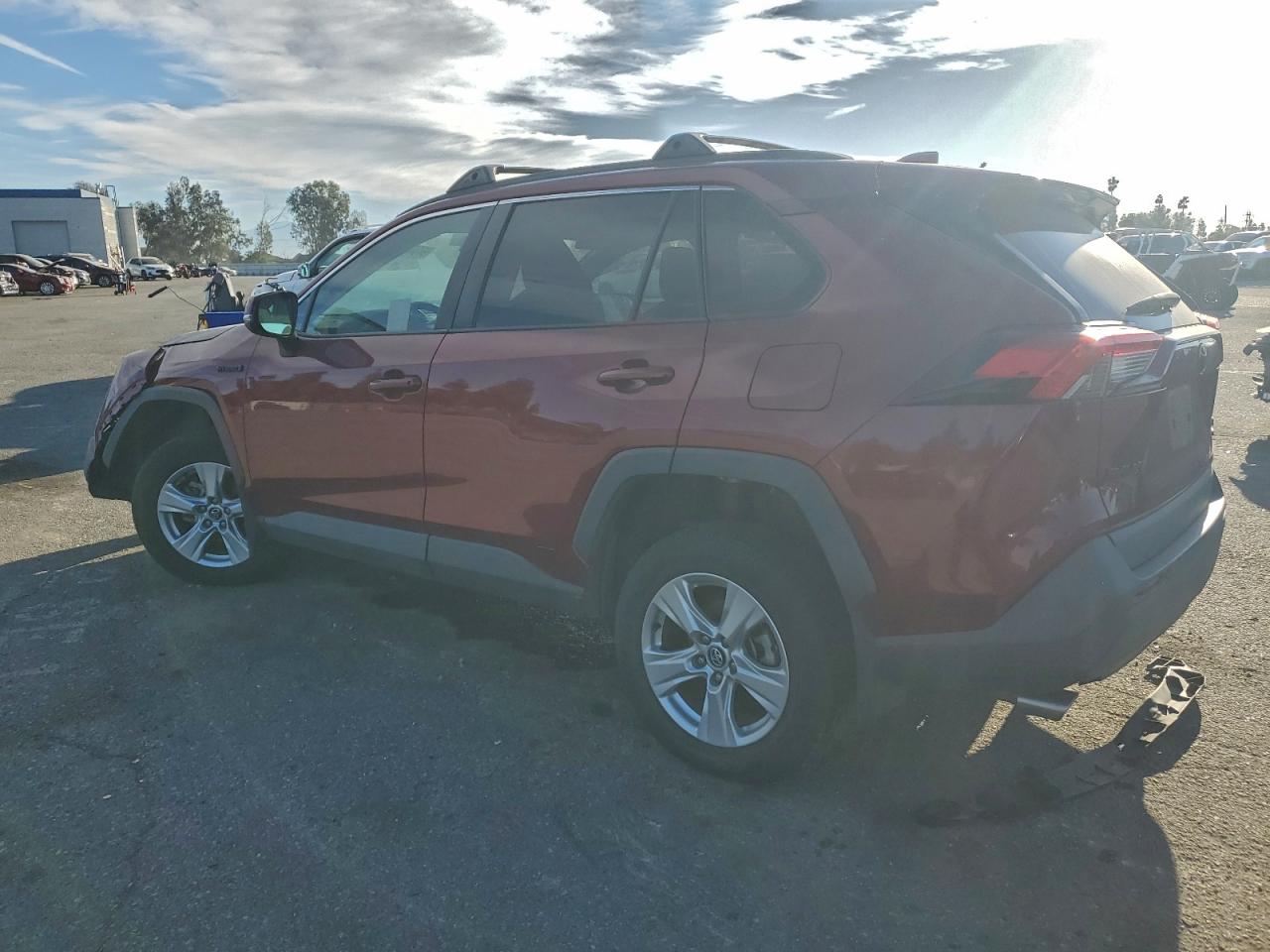 Toyota RAV4 Xle Image 3