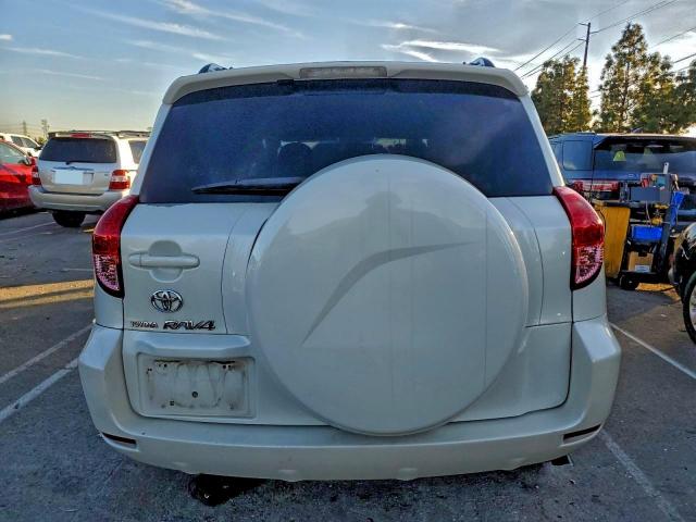 Toyota RAV4 Limited Image 9