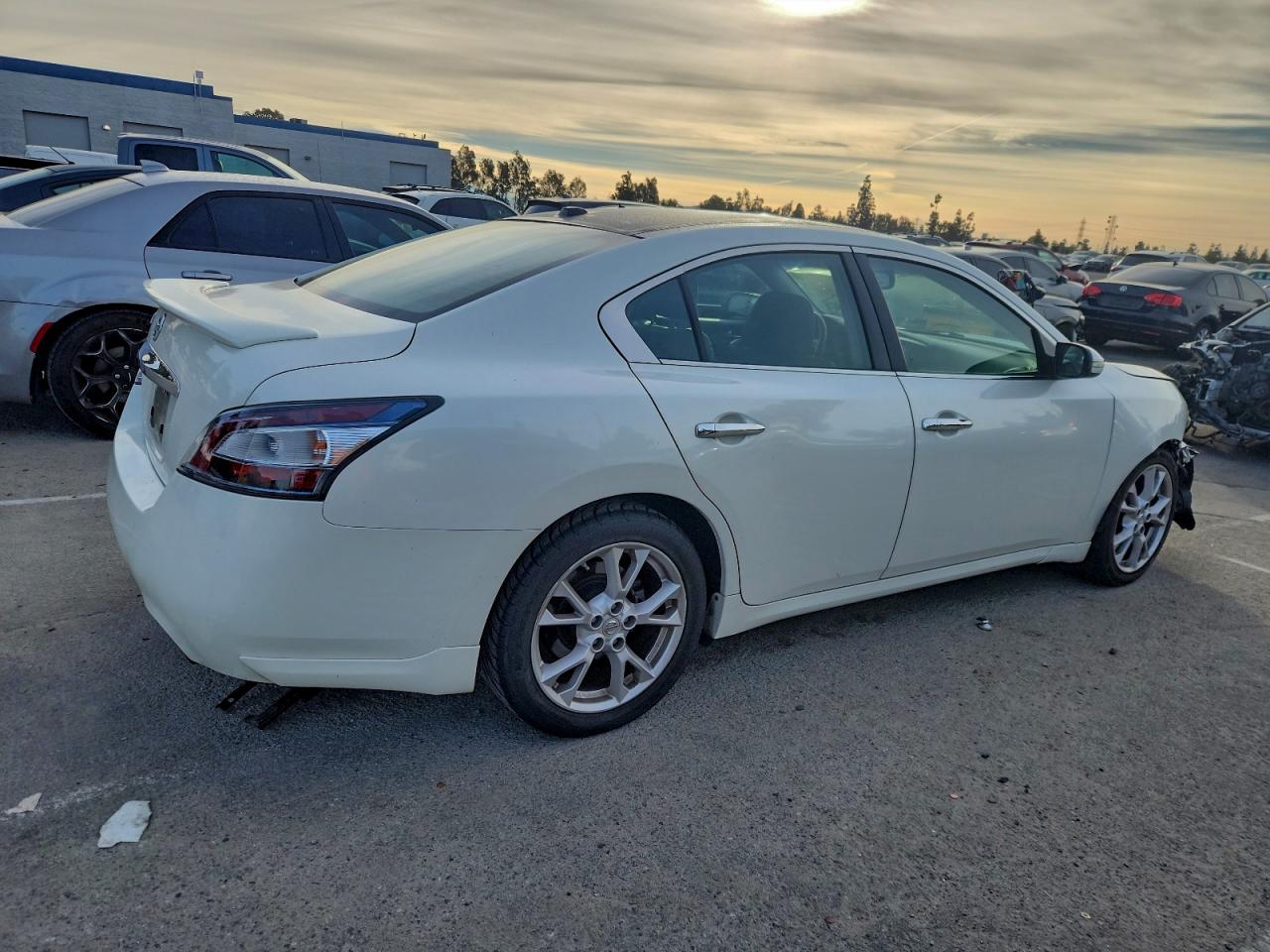 Nissan Maxima S Image 8