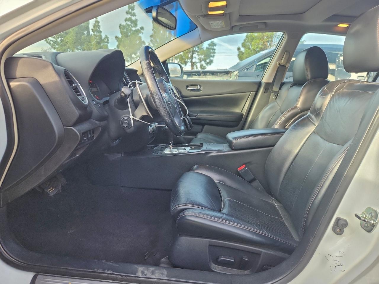 Nissan Maxima S Image 12