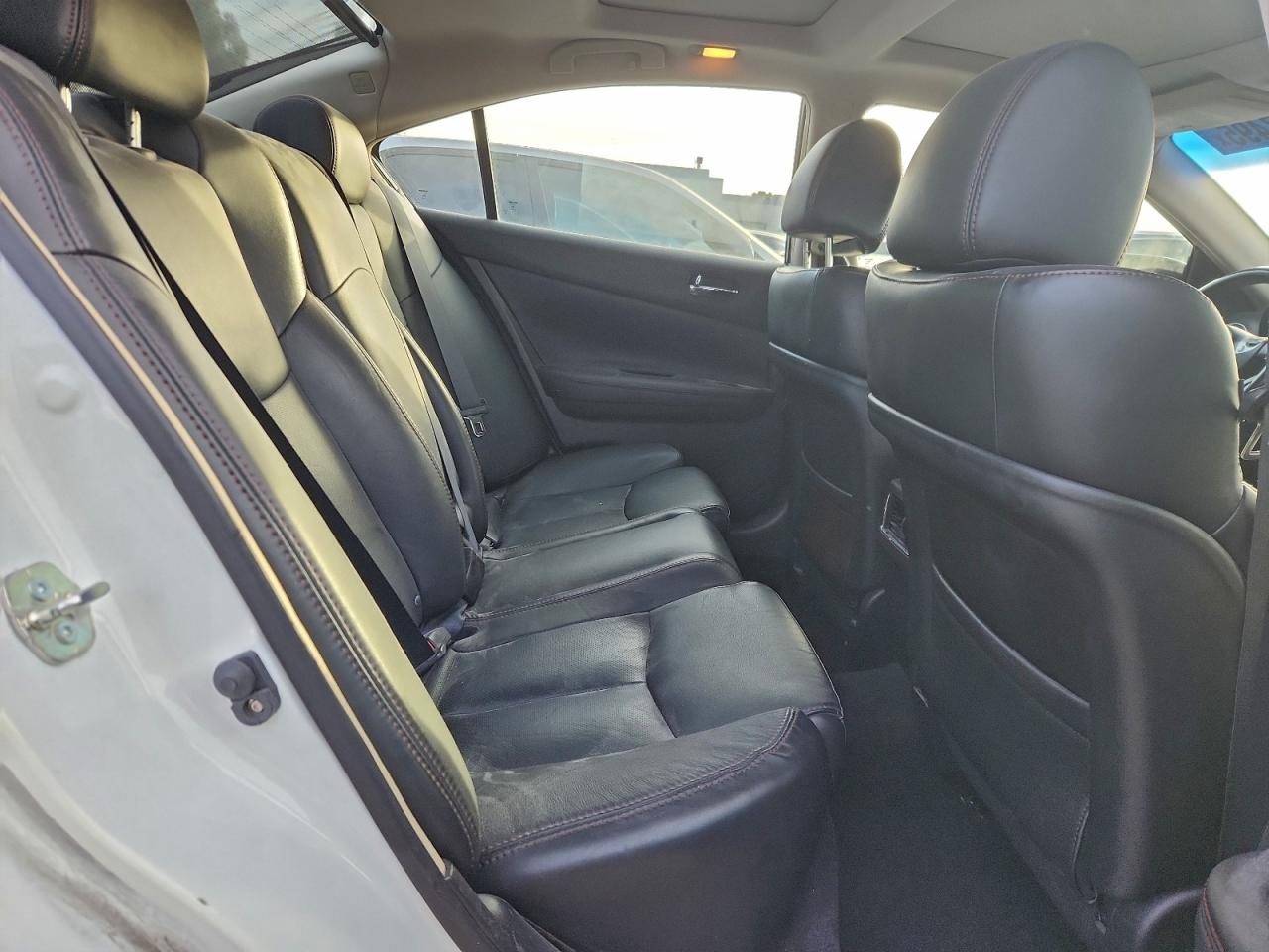 Nissan Maxima S Image 7