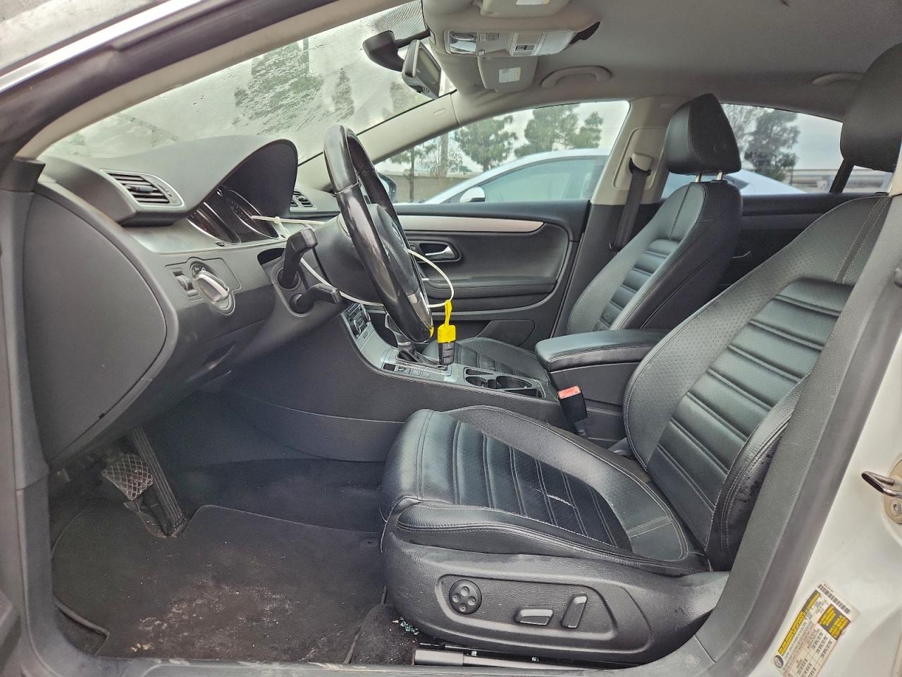 Volkswagen CC Luxury Image 2