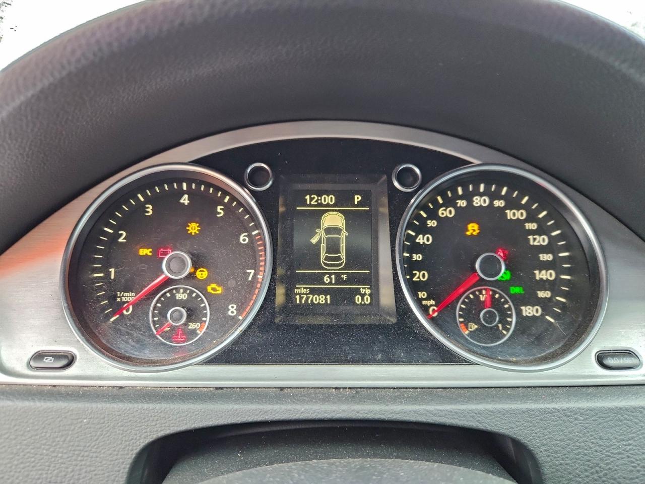 Volkswagen CC Luxury Image 12