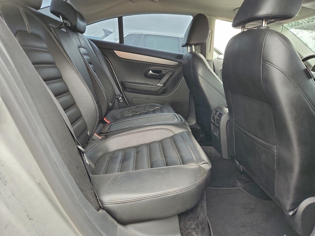 Volkswagen CC Luxury Image 3